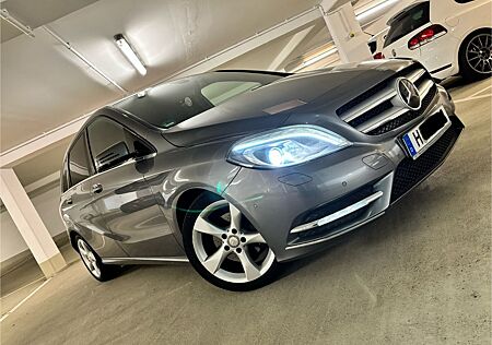 Mercedes-Benz B 180 -Sportpaket