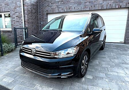 VW Touran Volkswagen 1.5 TSI DSG ACTIVE Keyless Garantie 2027