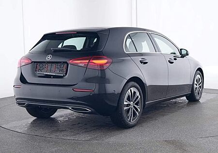Mercedes-Benz A 180 Fahrassistenz-/Winter-Paket Smartphone-Int