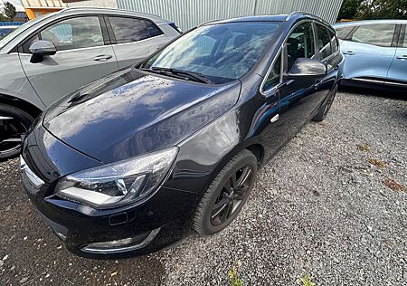 Opel Astra J Sports Tourer Exklusiv
