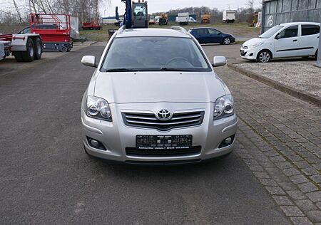 Toyota Avensis Kombi 2.2 D-CAT Executive Navi-Klimauto