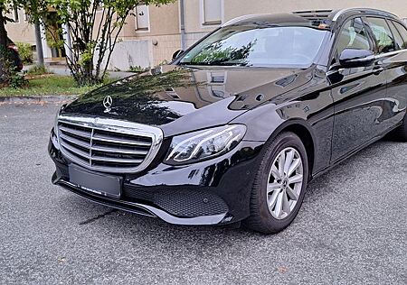 Mercedes-Benz E 200 d T Autom. -