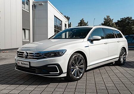 VW Passat Variant Volkswagen Passat VAR GTE 1.4TSI DSG ACC DCC 4Shz Shzg