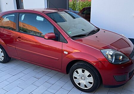 Ford Fiesta 1,3 51 kW TÜV NEU KLIMA 115.426 km