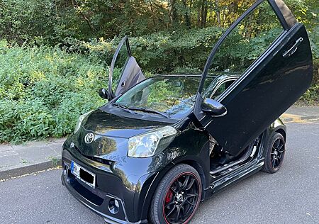 Toyota iQ + 1,4-l-D-4D + Turbodiesel mit 116 PS Kamera