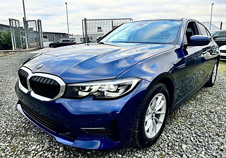 BMW 318D ADVANTAGE * NAVIGATION * ALU * LED