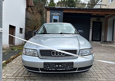 Audi A4 1.6 - TÜV 11.2025