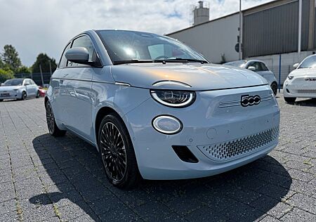 Fiat 500E 3+1 La Prima by Bocelli in HIMMELBLAU