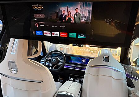 BMW 750e xDrive - TV Screen, Lounge rear seat