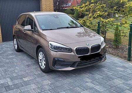 BMW 2er 220 Active Tourer 220i Automatik - AHK-