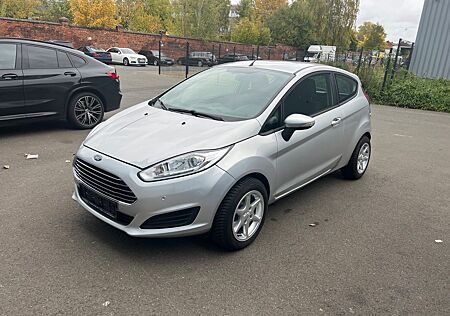 Ford Fiesta 1,5 TDCi GROß Serv+TÜV NEU