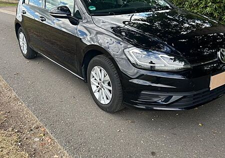 VW Golf Volkswagen 1.0 TSI Trendline Trendline