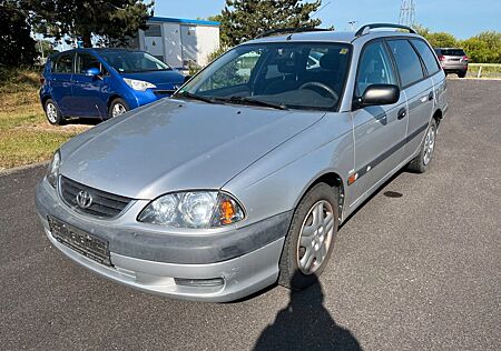 Toyota Avensis 1.8 linea terra