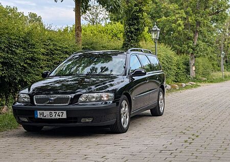 Volvo V70 2.4 Premium - Schwedengold ohne Rost