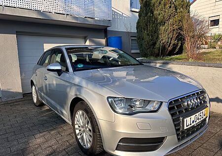 Audi A3 1.4 TFSI S tronic Ambiente Sportback Ambiente
