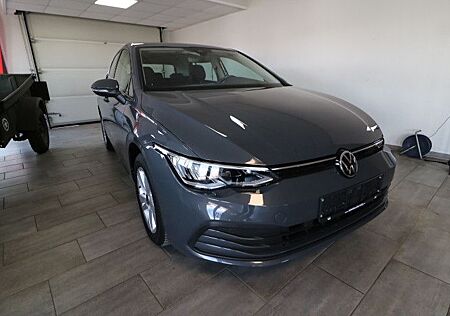 VW Golf Volkswagen VIII 1.0 eTSI DSG