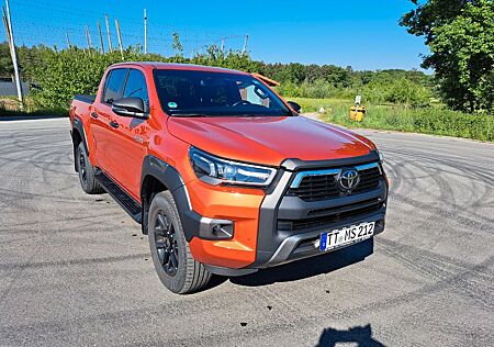 Toyota Hilux Invincible 2,8l 204PS AHK etc.