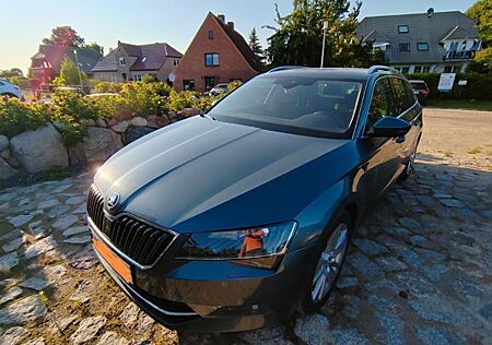 Skoda Superb 2.0 TDI DSG Style Combi Style