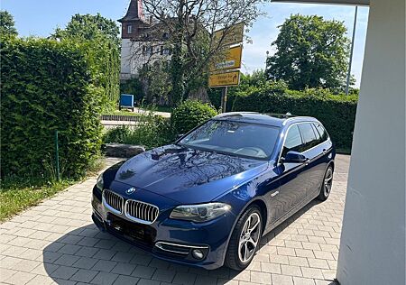 BMW 530d xDrive Touring A Luxury Line Luxury Line