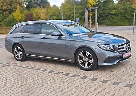 Mercedes-Benz E 220 d T- AHK, Distr, Leder, 360°, Multi-Beam
