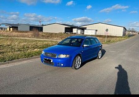 Audi S4 4.2 quattro Avant -