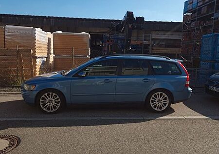 Volvo V50 T5 220ps checkheft