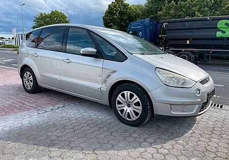 Ford S-Max 2,0 TDCi 103kW DPF Ambiente Ambiente