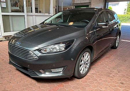 Ford Focus Turnier Titanium AHK/LED/PDC/NAVI/SHZ/1.HD