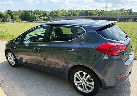 Kia Cee'd / Ceed 1.6 GDI FIFA World Cup Edition ...