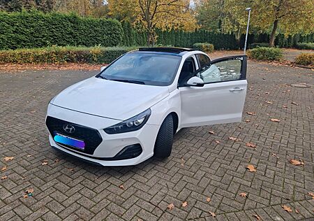 Hyundai i30 1.4 T-GDI Premium Fastback Premium