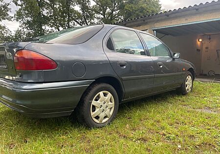 Ford Mondeo 1.8 16V GLX GLX