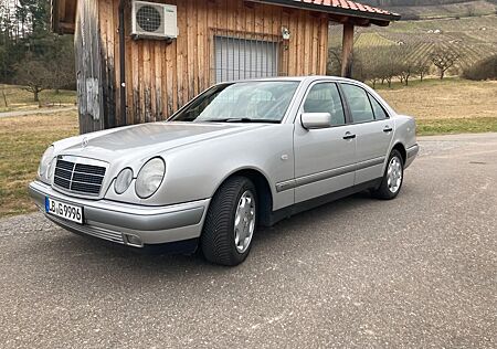 Mercedes-Benz 280 E