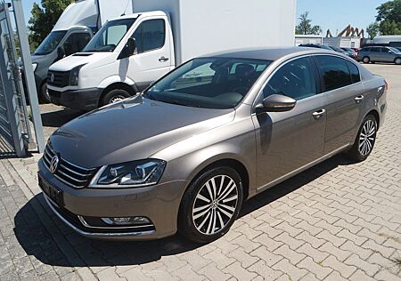 VW Passat Volkswagen Lim. Comfortline*KLIMA*NAVI*AHK*KAMERA*