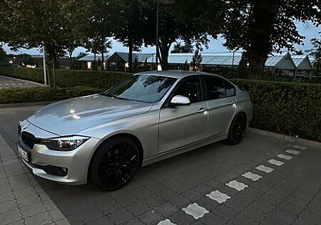 BMW 320i ed mit Apple CarPlay