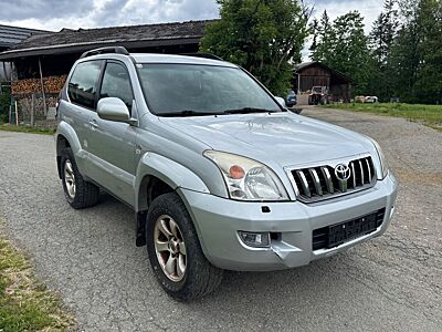 Toyota Land Cruiser 3.0 D-4D Comfort Automatik Klimaaut