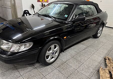 Saab 900 2.3i SE Cabrio SE