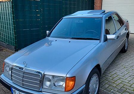 Mercedes-Benz 260 E, 1. Vorb., Aut.,Klima,ESHD, H-Zul., topp