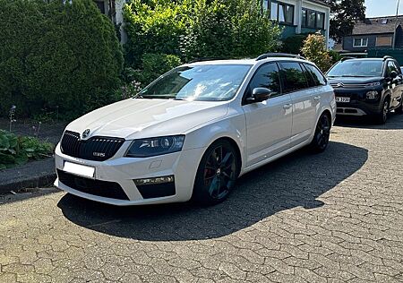 Skoda Octavia 2.0 TDI DSG RS Combi RS