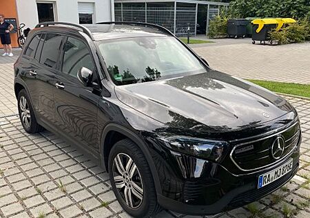 Mercedes-Benz EQB 300 4MATIC