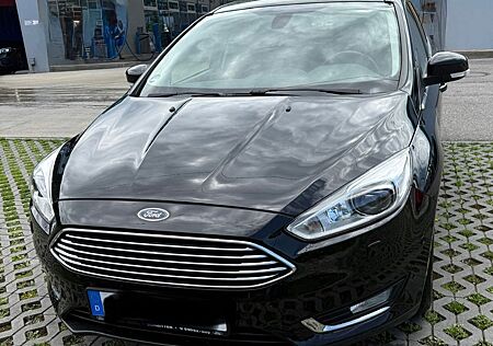 Ford Focus Turnier 1.0 EcoBoost Titanium