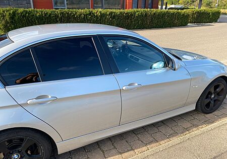 BMW 325i - TÜV bis 09.26 - 8 Fach bereift