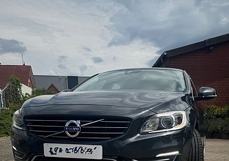 Volvo V60 D6 AWD Plug-in-Hybrid Momentum Allrad+AHK