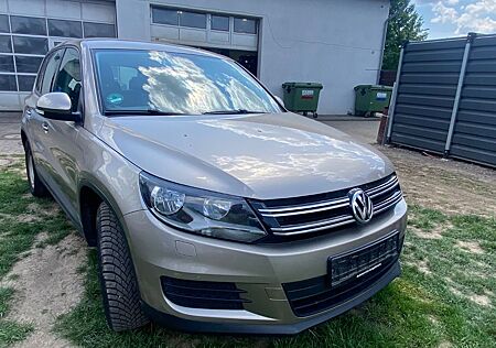 VW Tiguan Volkswagen Trend & Fun BMT 2.0TDI/KLIMA/EURO5/6-Gang