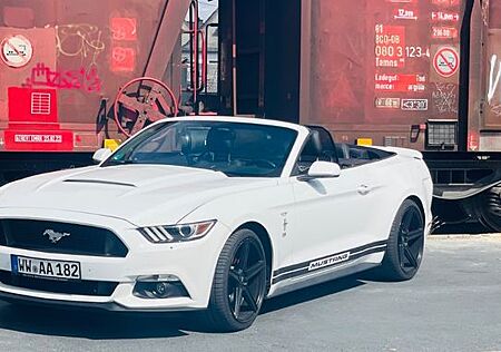 Ford Mustang 3.7 V6 US-Import mit Top Sound