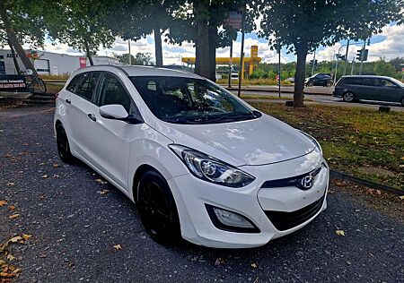 Hyundai i30 cw Classic. Navigation