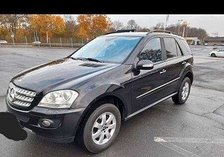 Mercedes-Benz ML 350 4MATIC - Guten zustand