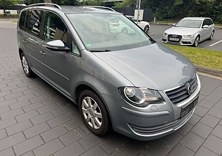 VW Touran Volkswagen 1.9 TDI, 7 Sitzer, AHK,Tempomat,Navi,PDC