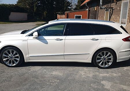 Ford Mondeo 2,0 TDCi 132kW Vignale Turn. PS. Allr...