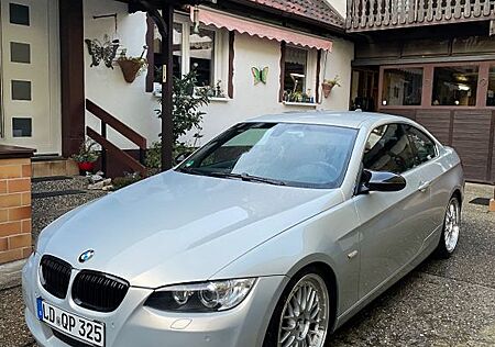 BMW 325i Coupé - Gute Ausstattung