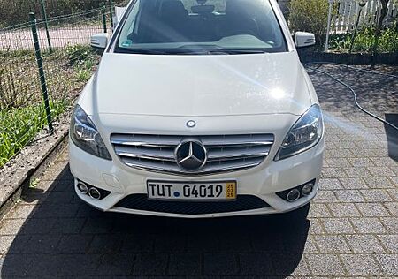 Mercedes-Benz A 180 CDI BlueEFFICIENCY DCT -